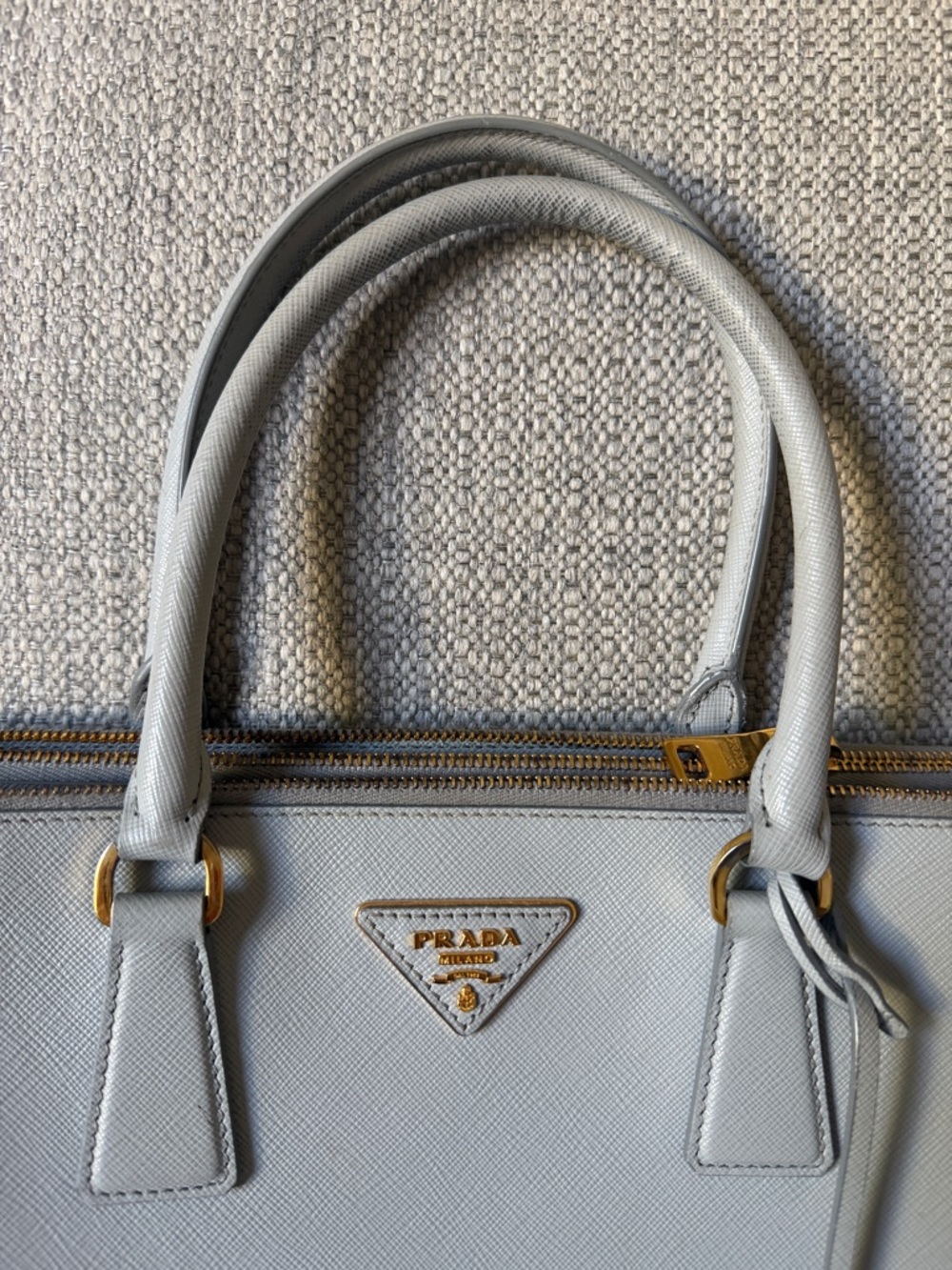 Authentic Prada Saffiano leather bag - Picture 2 of 8